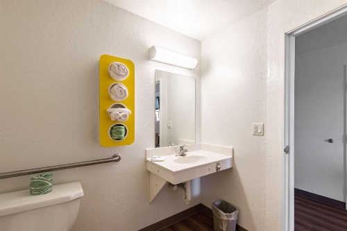 Motel 6-Junction City, KS image 16