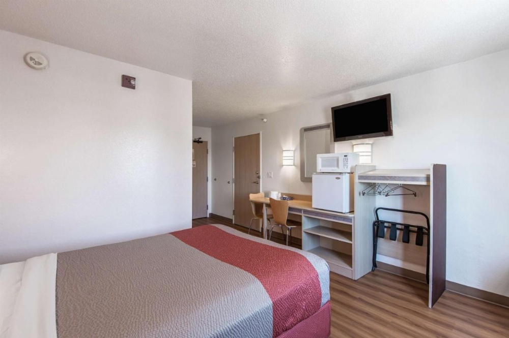 Motel 6-Junction City, KS